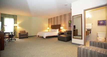 Hilton Garden Inn Covington Room Type - 1 KING ACC 1BDRM STE W TUB