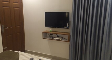 The Galaxy Suits Room Type - Standard Room With Fan