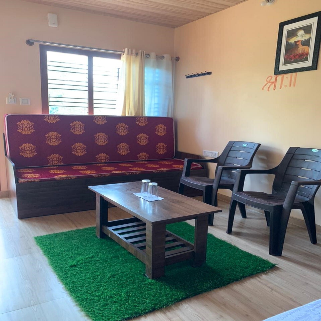 Giri Mandhara Homestay | Rooms & Parking - Tap to explore photos