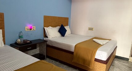 DSS Homestay Just 500m Girivalam Road Room Type - BALCONY ROOM