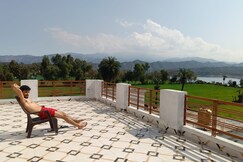 SKYLINE HOMESTAY LOUNGE