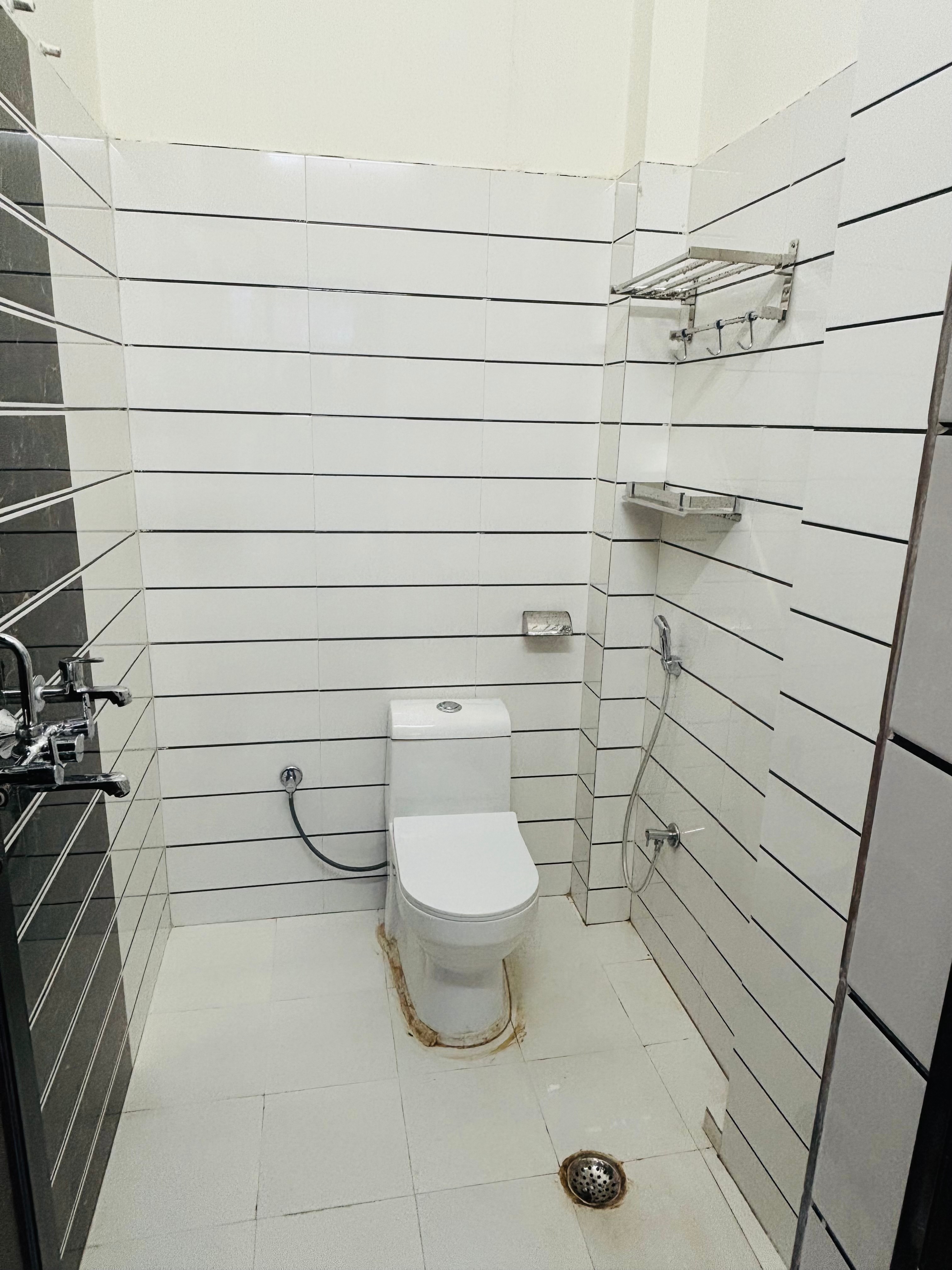 Luxury 3BHK Flat by Ramatva for Families Groups 3 - Tap to explore photos