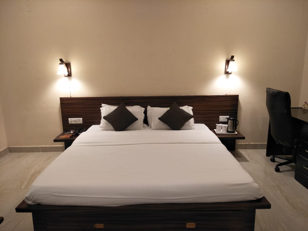 HOTEL SINGHAI RESIDENCY - Tap to explore photos