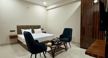 Radiant Blu Hotel - Anthurium & Sector 70 Room Type - Deluxe Rooms
