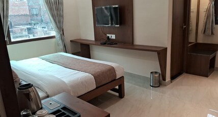 Vinayak Heritage Room Type - Super Deluxe Double Bed
