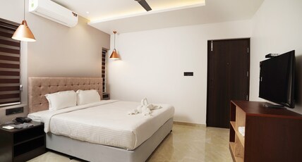7 The Business Hotel Room Type - Business suite