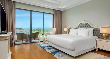 Radisson Blu Resort Phu Quoc Room Type - Deluxe Room (King/Twin) Radisson Blu Resort Phu Quoc Room Type - Deluxe Room (King/Twin)