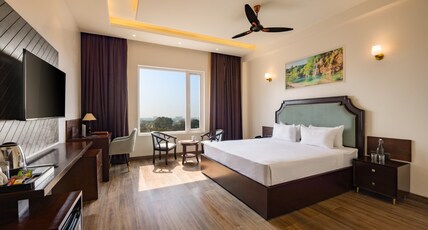 Clarks Inn Suites, Dhanbad Room Type - Premium King Room