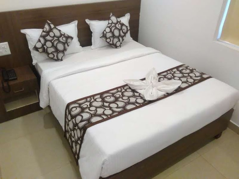 HOTEL DELMA - Tap to explore photos