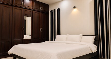 Garuda Suites | Rooms and Apartments Room Type - Standard AC Room