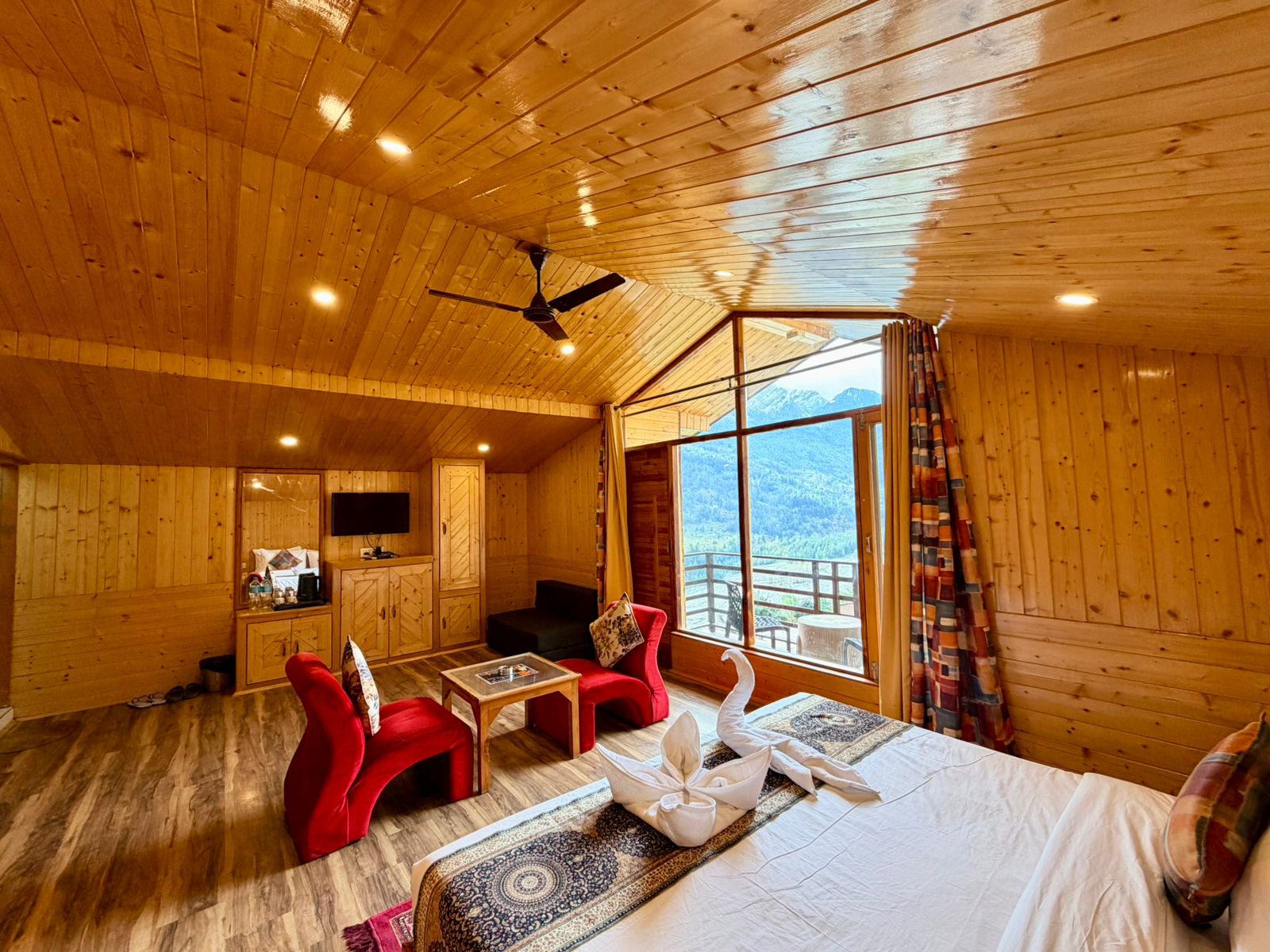 Hotel Mount Manali - Tap to explore photos