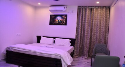 SEVEN STAR RESORTS Room Type - Deluxe Room-Pool View