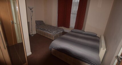 Woodlands Lodge Ilford London Room Type - Quadruple Room