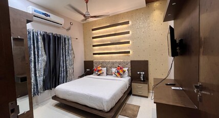 HOTEL SHREE ANNAPURNA BAIKUNTHPUR Room Type - Deluxe Room