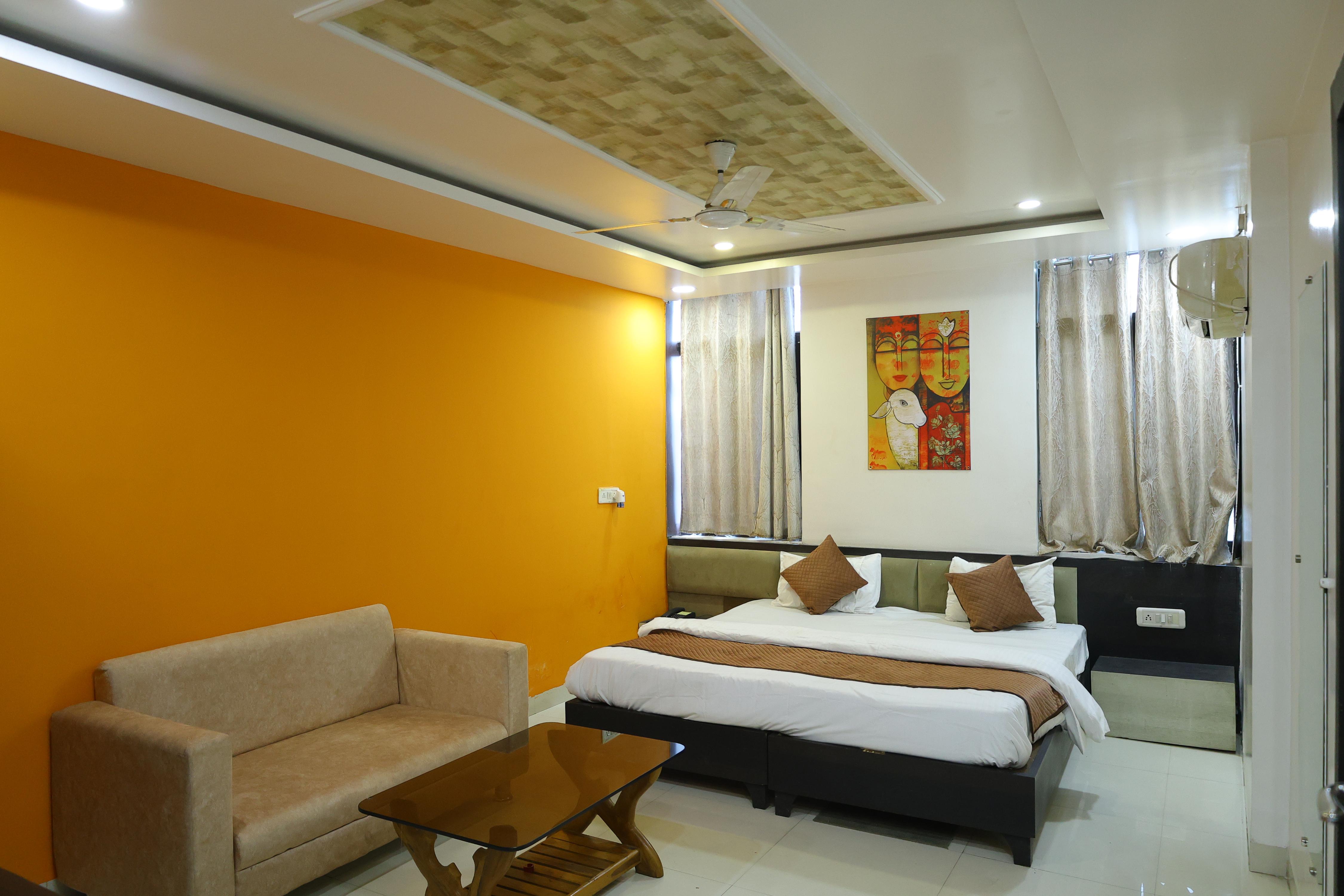 Hotel Vallabh Vilas - Tap to explore photos
