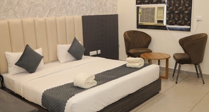 Hotel Cresta Inn Room Type - Deluxe Room