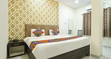 FabHotel Devs Inn Room Type - Deluxe Room