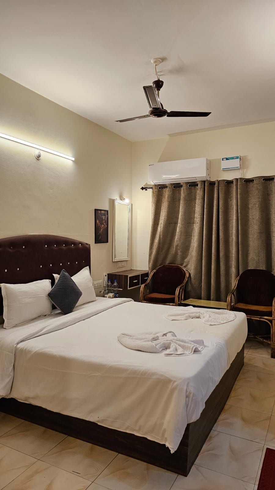 Holiday Beach Resort in Candolim - Tap to explore photos