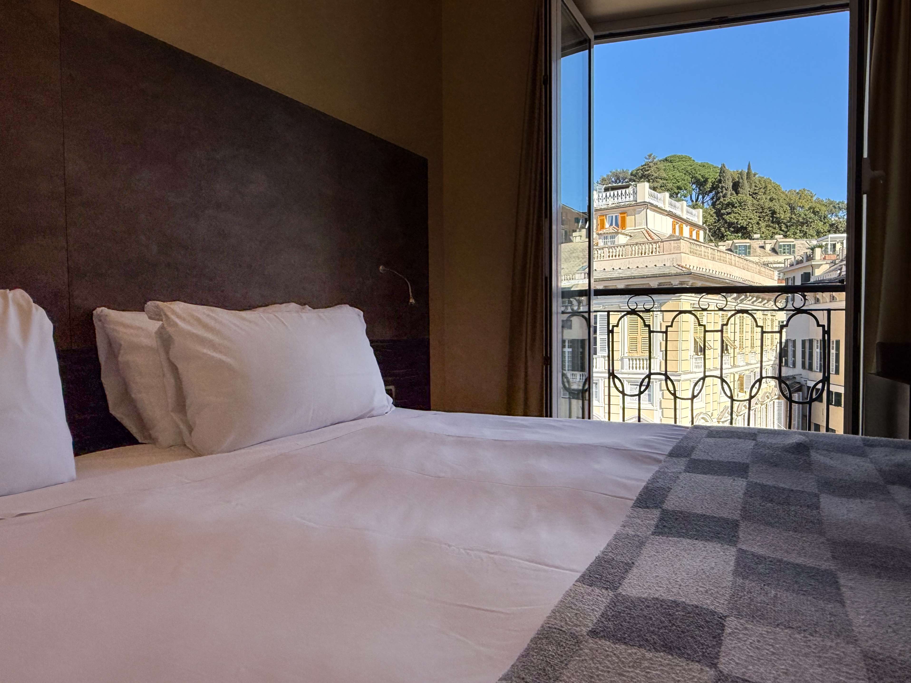 Best Western Hotel Metropoli - Tap to explore photos