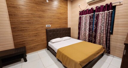 Anand residency Room Type - Deluxe