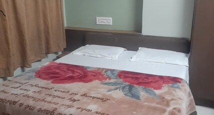 hotel sahil Room Type - Deluxe Room - AC