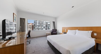 Holiday Inn Potts Point Sydney Room Type - 1 Queen Standard