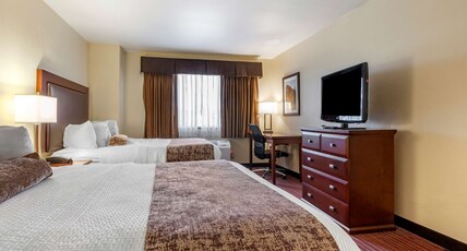 Best Western Plus Sparta Trail Lodge Room Type - Accessible - 2 Queen, Mobility Accessible, Roll In Shower, Couch, Microwave And Refrigerator, Non-Sm Best Western Plus Sparta Trail Lodge Room Type - Accessible - 2 Queen, Mobility Accessible, Roll In Shower, Couch, Microwave And Refrigerator, Non-Sm