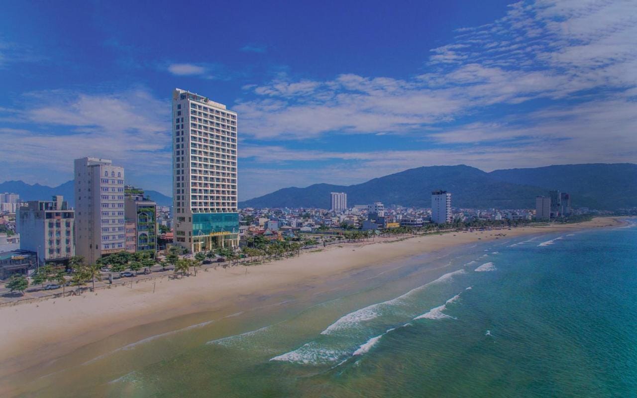 Le Sands Oceanfront Danang Hotel - Tap to explore photos