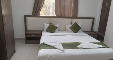 HOTEL MANI RAM PALACE Room Type - Super Deluxe Room