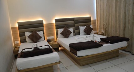 Hotel Paramount Room Type - FAMILY  SUPER DELUX (3 BED)