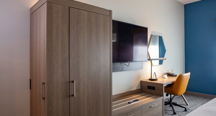 Holiday Inn Express Hotel & Suites EL PASO Room Type - 1 King Bed Standard