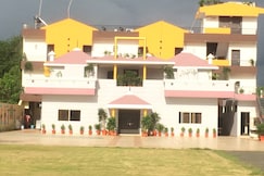 Kanha Vatika And Resort