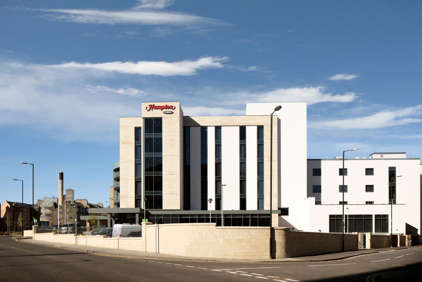 Hampton by Hilton Dundee - Tap to explore photos