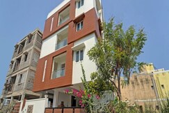 Pavis Service Apartment