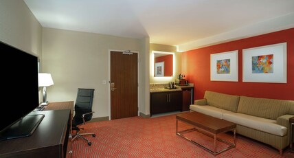 Hilton Garden Inn Dalton Room Type - 2 QUEEN BEDS 1 BDRM SUITE