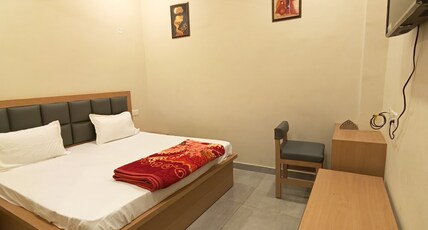 Hotel LG INN Room Type - Deluxe Room