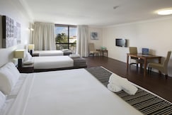 Cairns Plaza Hotel
