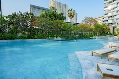 Luxury 2BR Sea View Apartment with Private Lift and Free Parking