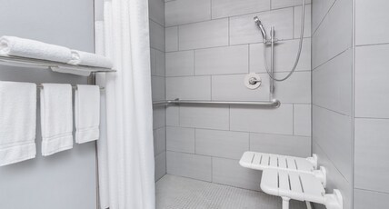 Holiday Inn Odessa, an IHG Hotel Room Type - 1 King Bed Standard Comm Access