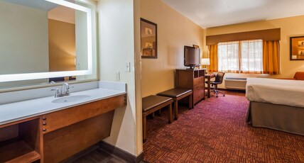 Best Western Plus Inn Of Williams Room Type - 1 King Bed, Non-Smoking, Balcony, Pool View, High Speed Internet Access, Refrigerator, Coffee Maker, Best Western Plus Inn Of Williams Room Type - 1 King Bed, Non-Smoking, Balcony, Pool View, High Speed Internet Access, Refrigerator, Coffee Maker,