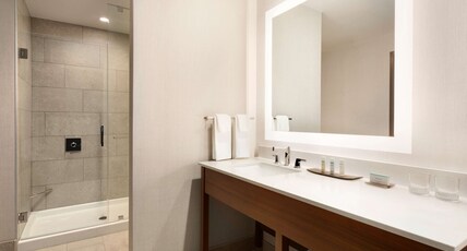 Embassy Suites by Hilton Denton Convention Center Room Type - 2 QUEEN BEDS 2 ROOM SUITE