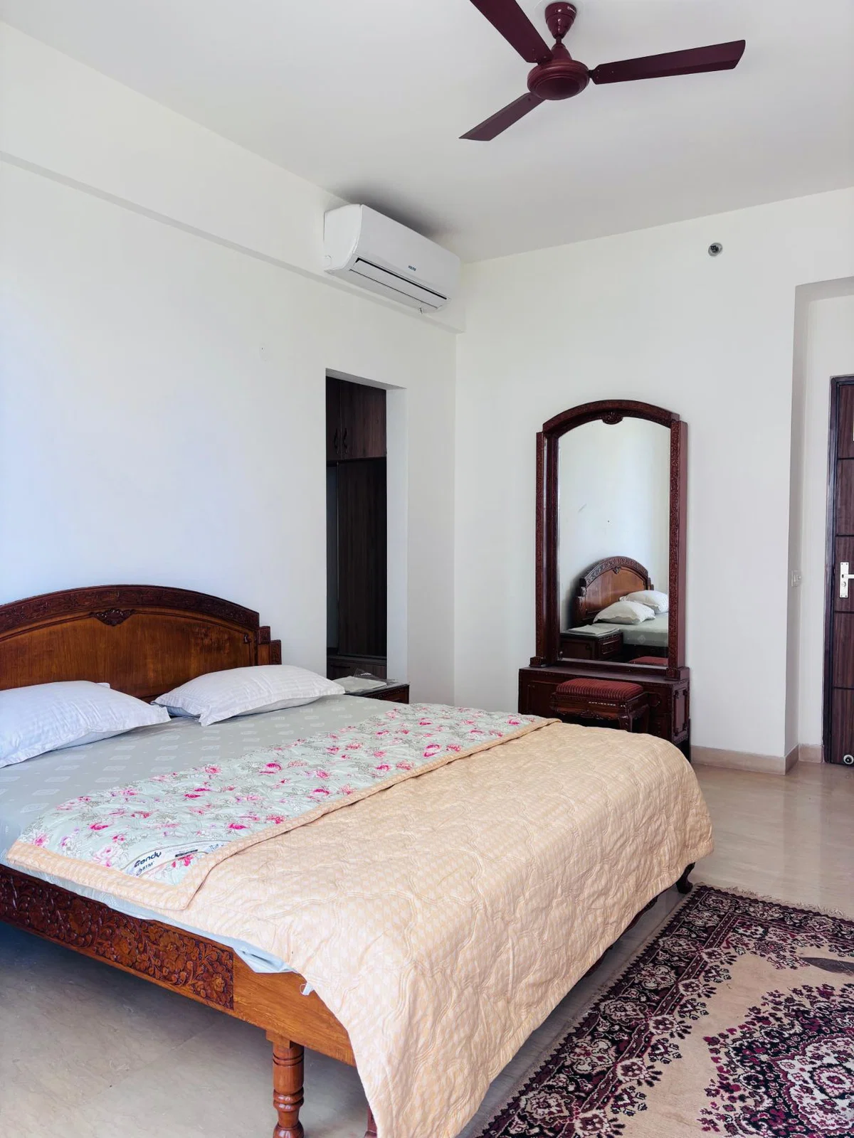 2BHK Seren Siute Gurgaon - Tap to explore photos