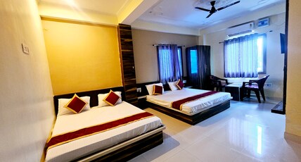 Hotel Usha Inn Room Type - Deluxe Room wit free Wifi