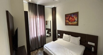 HOTEL PARK INN Room Type - DELUXE ROOM