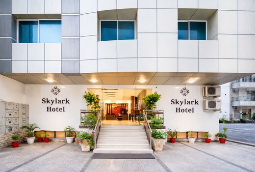 Skylark Hotel by Gabrian Hotels