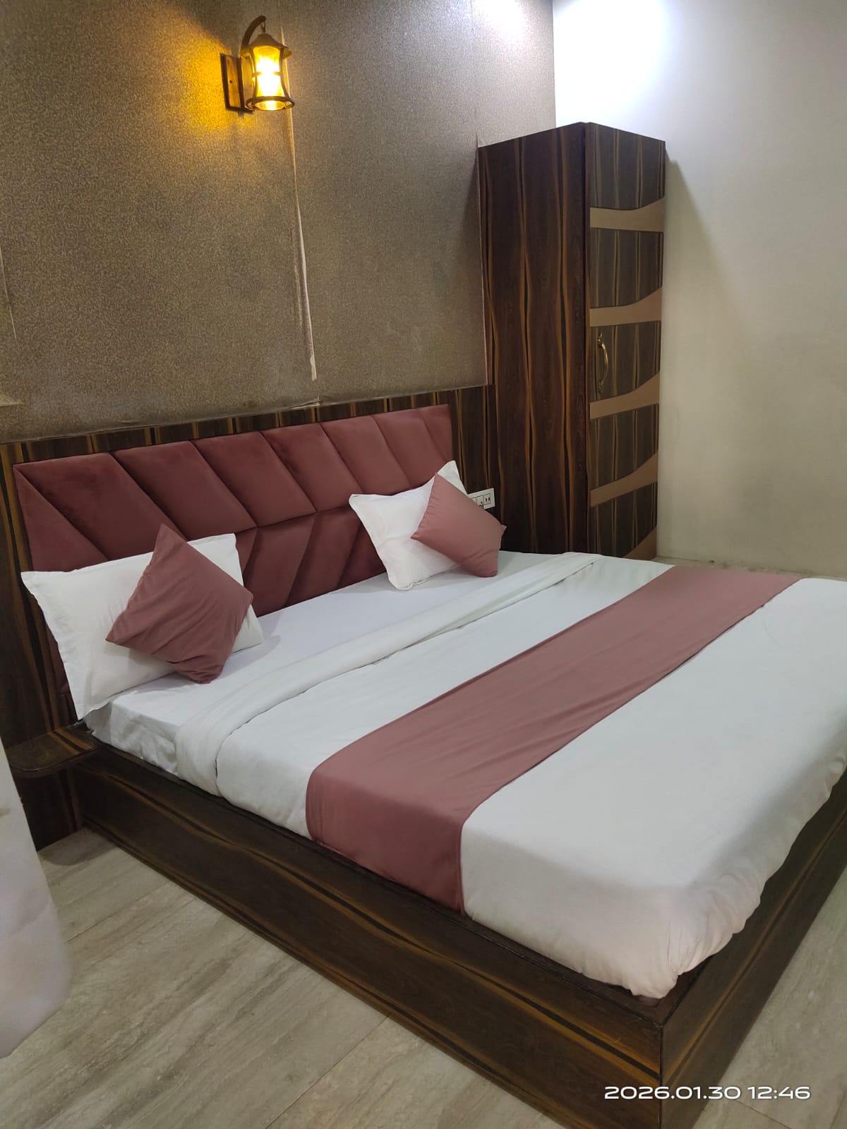 Hotel SR Siddhi Vinayak, Mathura - Tap to explore photos