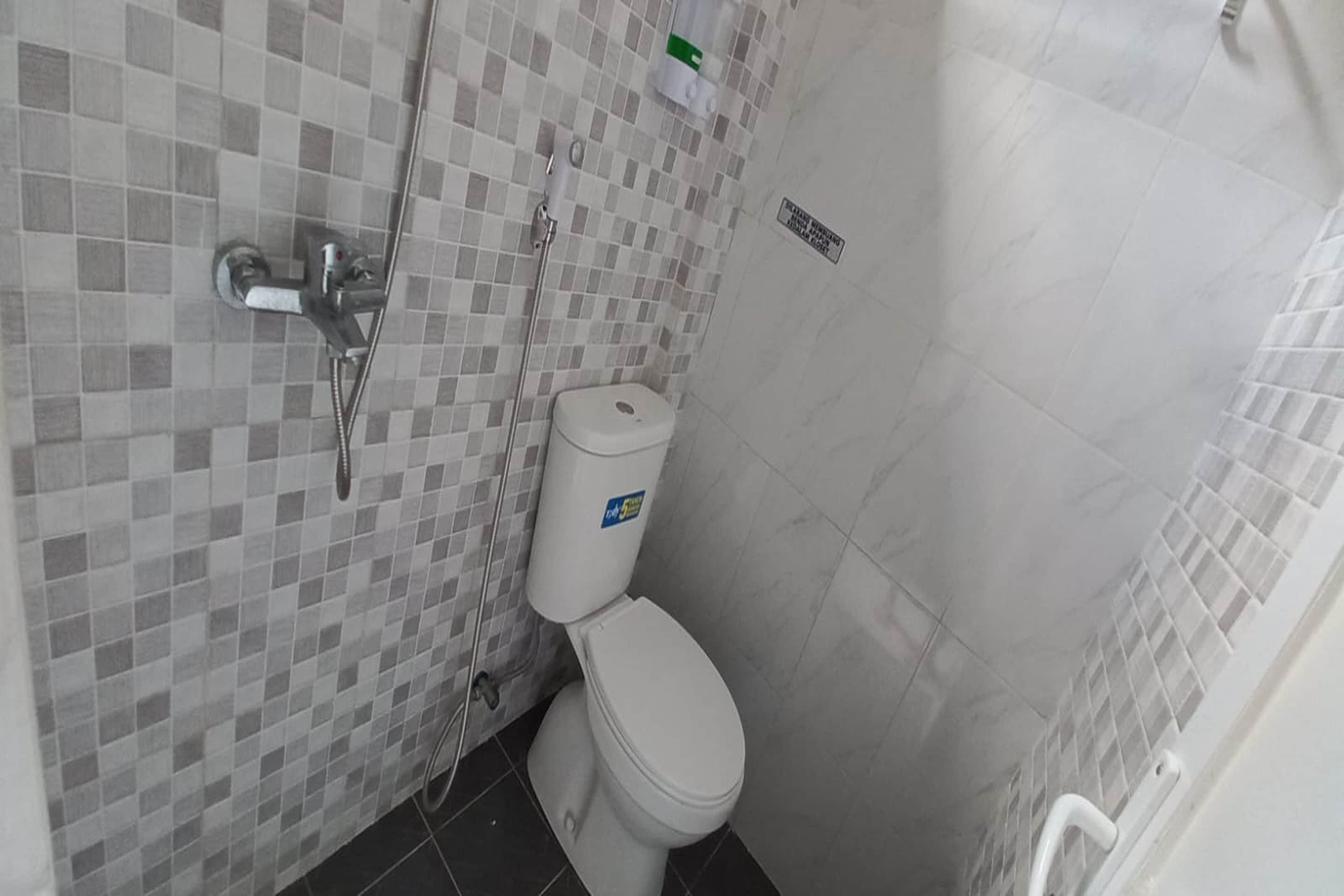 Hotel O Setia Budi Guest House 2 - Tap to explore photos