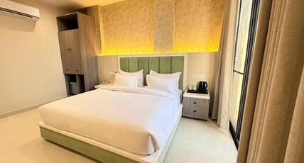 Novosol Lux Room Type - Superior Room with city View