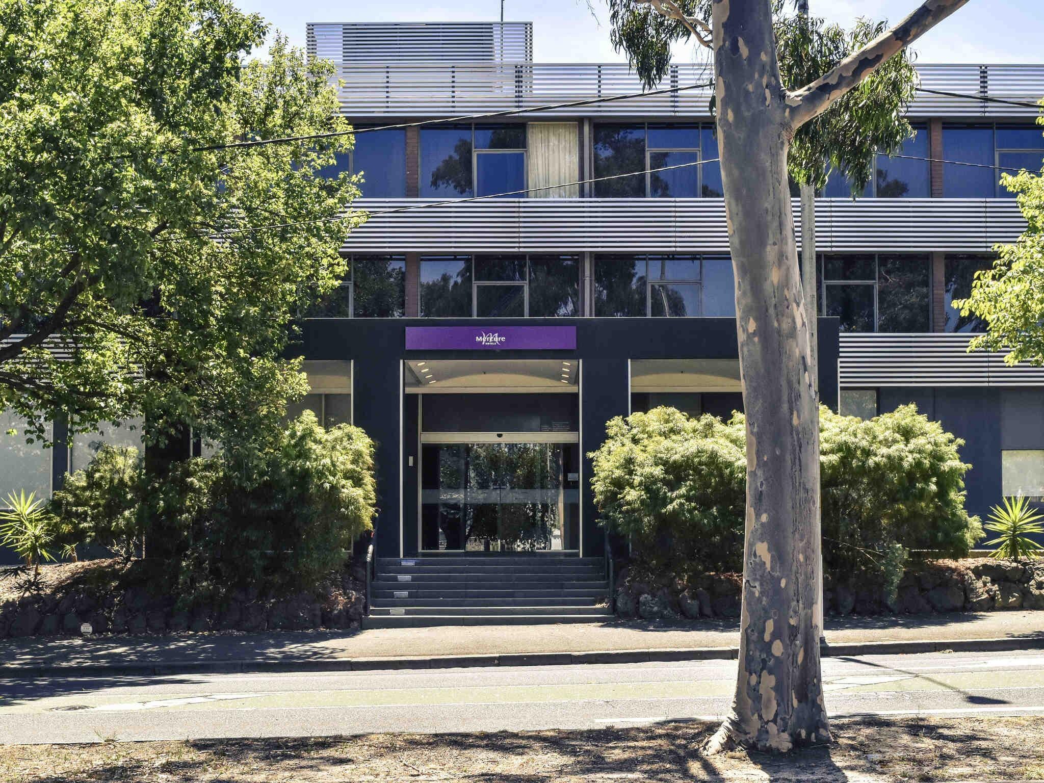 Mercure North Melbourne - Tap to explore photos