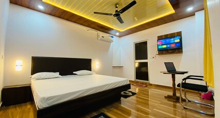 Royal excellency inn Room Type - Super Deluxe Room